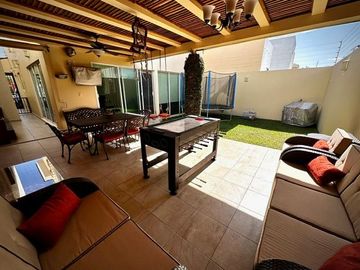 CASA EN VENTA EN FRACCIONAMIENTO BOSQUES DE SANTA ANITA