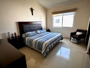 CASA EN VENTA EN FRACCIONAMIENTO BOSQUES DE SANTA ANITA