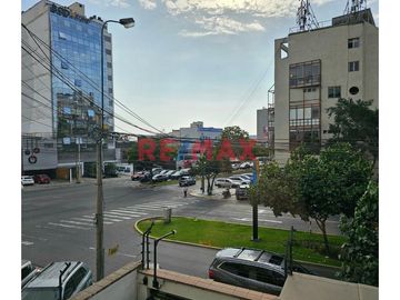 Venta/Remate De Amplio Y Acogedor Departamento En La Aurora - Miraflores