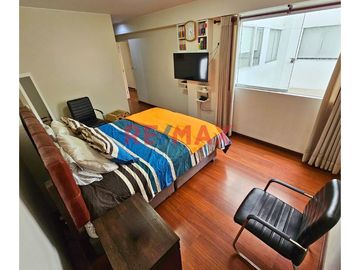 Venta/Remate De Amplio Y Acogedor Departamento En La Aurora - Miraflores