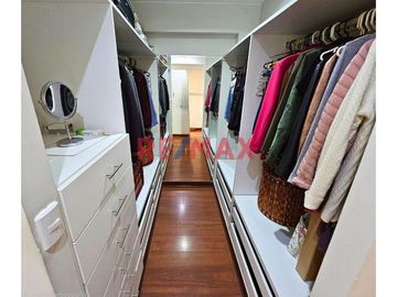 Venta/Remate De Amplio Y Acogedor Departamento En La Aurora - Miraflores