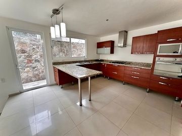 Casa en Venta en Fracc. Arbolada Coto 2