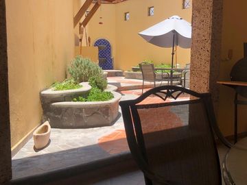 RENTO CASA SIN MUEBLES EN CAÑADA LOS FRAILES EN ESQUINA ESTILO COLONIAL EN SAN MIGUEL DE ALLENDE,GTO