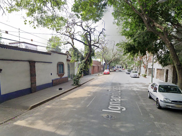 Casa en remate bancario Barrio de Santa Catarina
