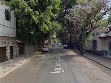 Casa en remate bancario Barrio de Santa Catarina