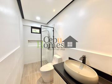 Modern Elegance: Newly Constructed 10-Bedroom Home for Sale in Maria Luisa Estate Park