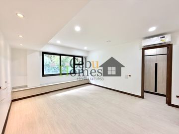 Modern Elegance: Newly Constructed 10-Bedroom Home for Sale in Maria Luisa Estate Park