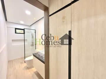 Modern Elegance: Newly Constructed 10-Bedroom Home for Sale in Maria Luisa Estate Park