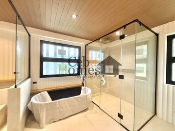 Modern Elegance: Newly Constructed 10-Bedroom Home for Sale in Maria Luisa Estate Park