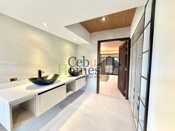Modern Elegance: Newly Constructed 10-Bedroom Home for Sale in Maria Luisa Estate Park