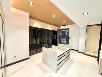Modern Elegance: Newly Constructed 10-Bedroom Home for Sale in Maria Luisa Estate Park