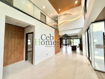 Modern Elegance: Newly Constructed 10-Bedroom Home for Sale in Maria Luisa Estate Park