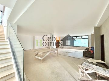 Modern Elegance: Newly Constructed 10-Bedroom Home for Sale in Maria Luisa Estate Park