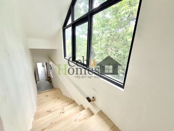 Modern Elegance: Newly Constructed 10-Bedroom Home for Sale in Maria Luisa Estate Park