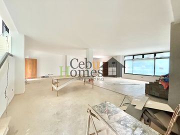 Modern Elegance: Newly Constructed 10-Bedroom Home for Sale in Maria Luisa Estate Park