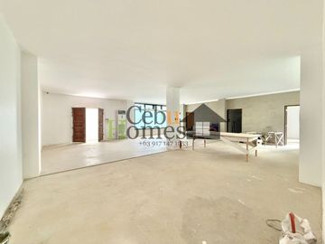 Modern Elegance: Newly Constructed 10-Bedroom Home for Sale in Maria Luisa Estate Park