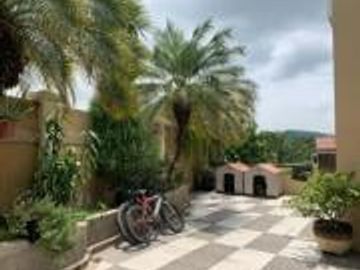 CASA CON DEPARTAMENTO DE VENTA EN CEIBOS NORTE