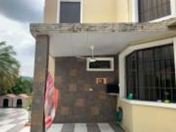 CASA CON DEPARTAMENTO DE VENTA EN CEIBOS NORTE