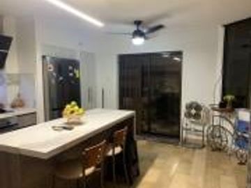CASA CON DEPARTAMENTO DE VENTA EN CEIBOS NORTE