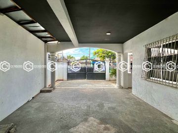 3-STOREY HOUSE FOR SALE WITH SWIMMING POOL IN PORAC, PAMPANGA