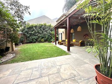 Venta de Hermosa Casa en Urbanización Los Alamos, cerca de UPC, Esan, Surco