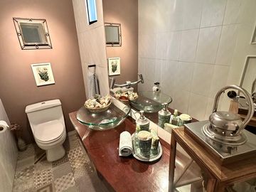Venta de Hermosa Casa en Urbanización Los Alamos, cerca de UPC, Esan, Surco