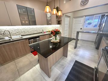 Venta de Hermosa Casa en Urbanización Los Alamos, cerca de UPC, Esan, Surco