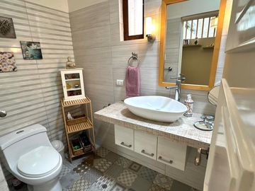 Venta de Hermosa Casa en Urbanización Los Alamos, cerca de UPC, Esan, Surco