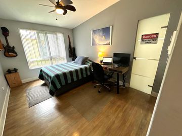 Venta de Hermosa Casa en Urbanización Los Alamos, cerca de UPC, Esan, Surco