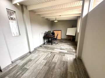Venta de Hermosa Casa en Urbanización Los Alamos, cerca de UPC, Esan, Surco