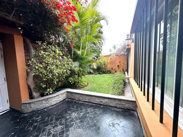 Venta de Hermosa Casa en Urbanización Los Alamos, cerca de UPC, Esan, Surco