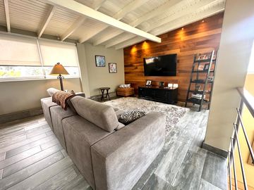 Venta de Hermosa Casa en Urbanización Los Alamos, cerca de UPC, Esan, Surco