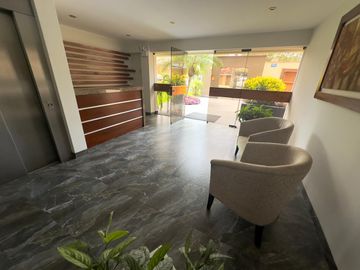 Venta de penthouse duplex frente a alameda en Chacarilla, Surco