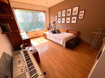Venta de hermosa casa con terraza con bbq, piscina temperada, cava y bar en La Planicie, La Molina