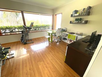 Venta de hermosa casa con terraza con bbq, piscina temperada, cava y bar en La Planicie, La Molina