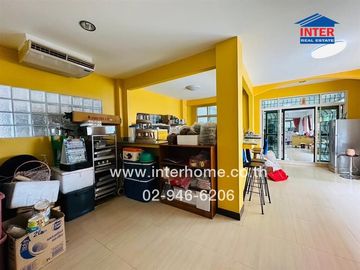 2-storey townhouse, 29.5 sq m, Petch Anan Village, Lam Luk Ka Road, Phra Ong Chao Sai Road, Khlong 4, Lam Luk Ka, Pathum Thani