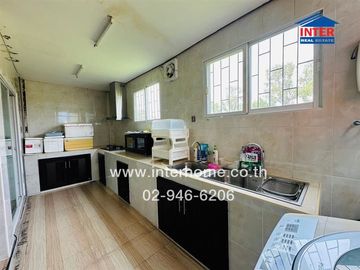 2-storey townhouse, 29.5 sq m, Petch Anan Village, Lam Luk Ka Road, Phra Ong Chao Sai Road, Khlong 4, Lam Luk Ka, Pathum Thani