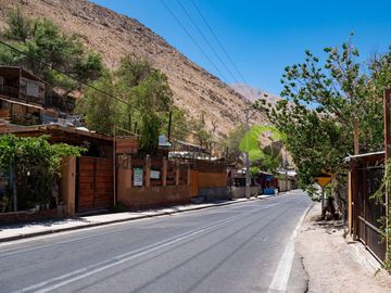 En Paihuano, Valle del Elqui, venta de sitio urbanizado de 429 m2, apto para negocio. $72 mm