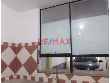 Se Vende Casa En Av. Santa Rosa San Juan De Lurigancho