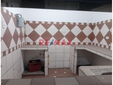 Se Vende Casa En Av. Santa Rosa San Juan De Lurigancho