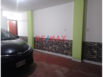 Se Vende Casa En Av. Santa Rosa San Juan De Lurigancho