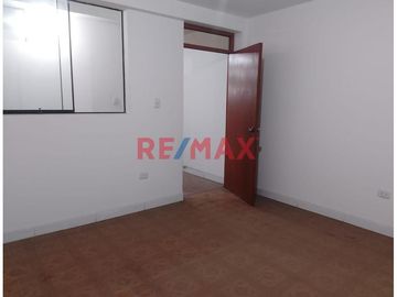Se Vende Casa En Av. Santa Rosa San Juan De Lurigancho