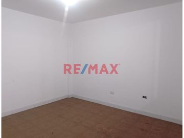 Se Vende Casa En Av. Santa Rosa San Juan De Lurigancho