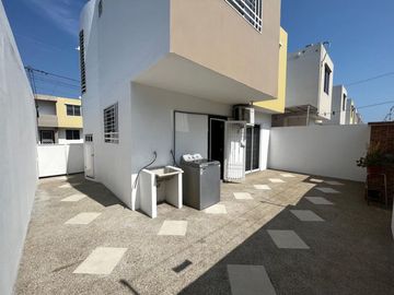 casa amoblada de alquiler en manta zona norte