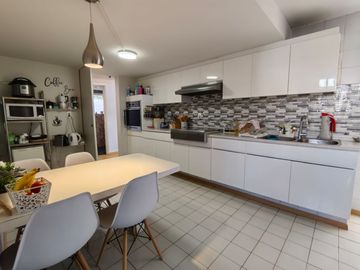 CÓMODA CASA DE UN NIVEL CON LOFT INDEPENDIENTE