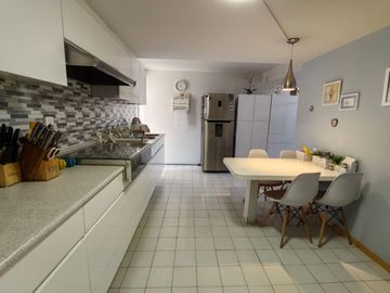 CÓMODA CASA DE UN NIVEL CON LOFT INDEPENDIENTE
