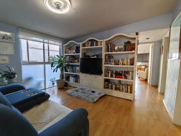 CÓMODA CASA DE UN NIVEL CON LOFT INDEPENDIENTE