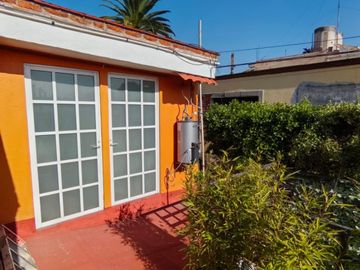 CÓMODA CASA DE UN NIVEL CON LOFT INDEPENDIENTE