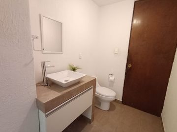 CASA EN VENTA, UN NIVEL, LOMAS DE CORTÉS. EXCELENTE UBICACIÓN, ESCRITURADA