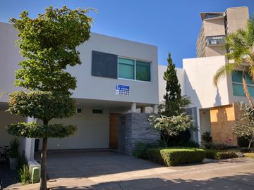 Casa en Venta en Puerta del Valle - Condominio Puertas del Valle en Zapopan, Jalisco